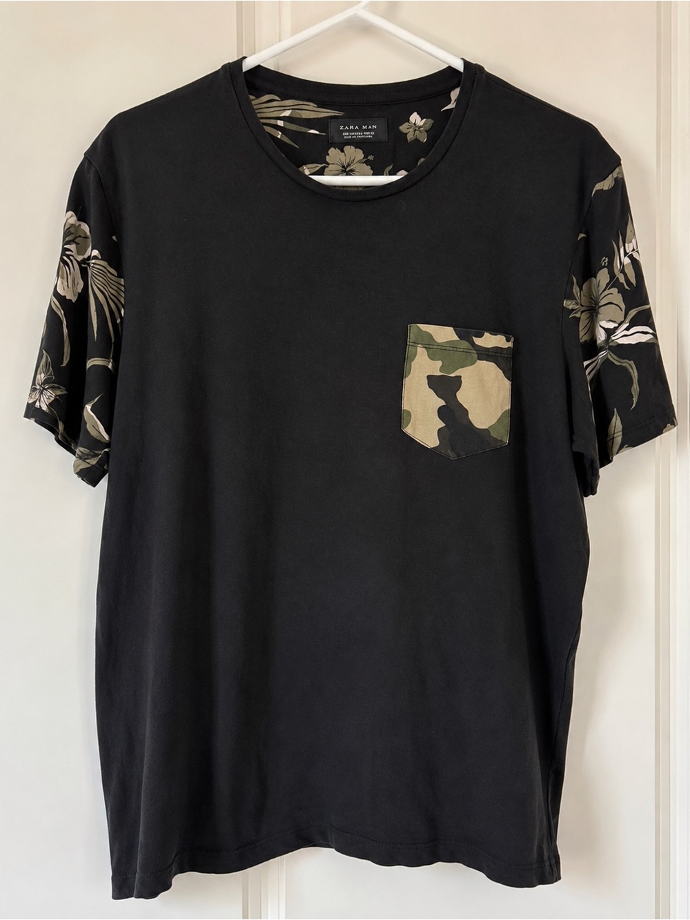 Zara Man Men’s Large Black Floral Sleeve Camo Pocket T-Shirt
